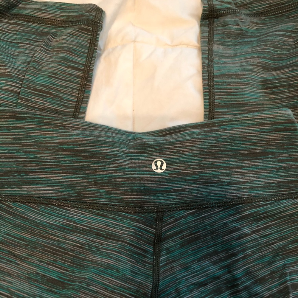 Lululemon wunderunder crop size 4 like new